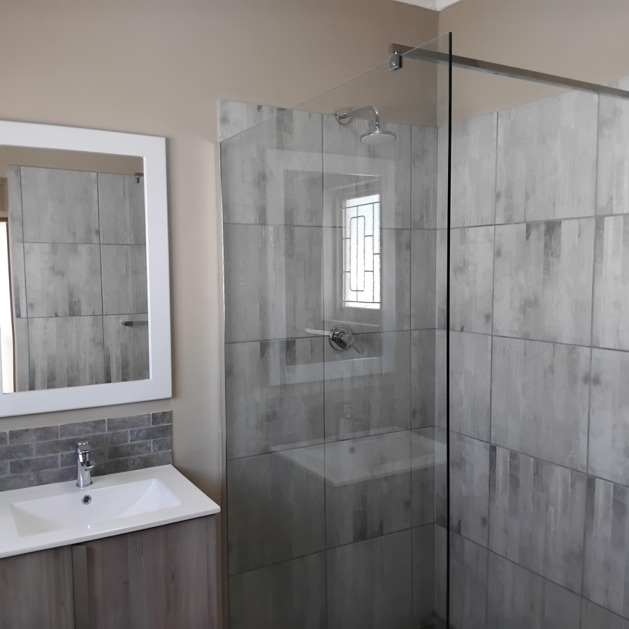 To Let 1 Bedroom Property for Rent in Protea Heights Western Cape